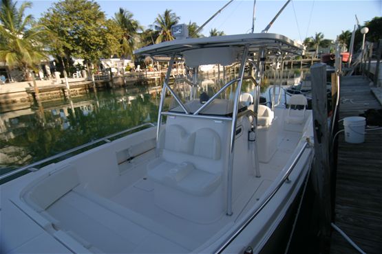 27ft ProKat 2008 2660CC - ProKat #1 Boat Rental