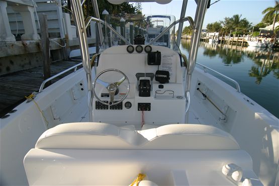 27ft ProKat 2008 2660CC - ProKat #1 Boat Rental