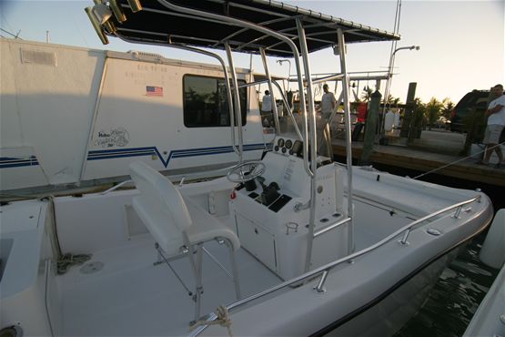 20ft ProKat 2008 Center Console Boat Rental