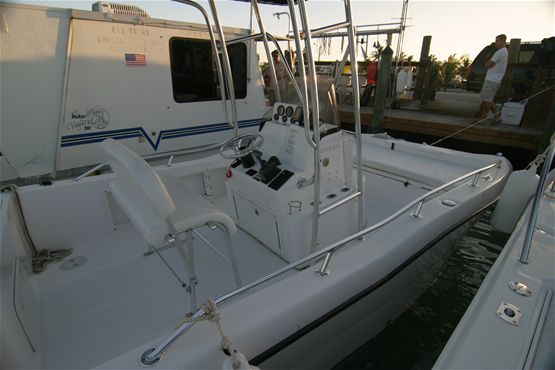 20ft ProKat 2008 Center Console Boat Rental