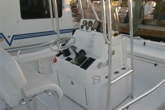 20ft ProKat 2008 Center Console Boat Rental