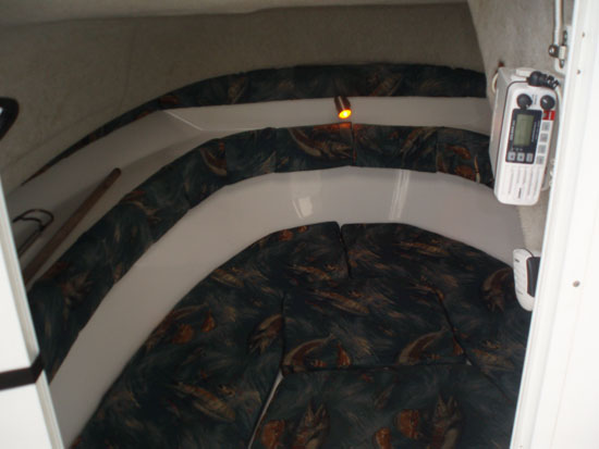 25ft 7in Sea Fox Walkaround Cuddy Cabin Boat Rental