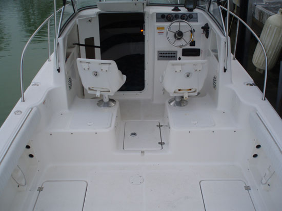 25ft 7in Sea Fox Walkaround Cuddy Cabin Boat Rental