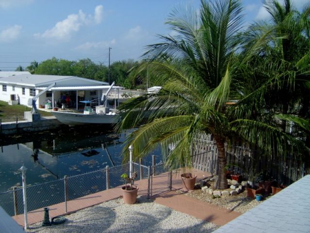 Key Lime Pool Home Boat Rental